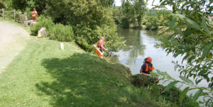 Insertion personnes sur les berges